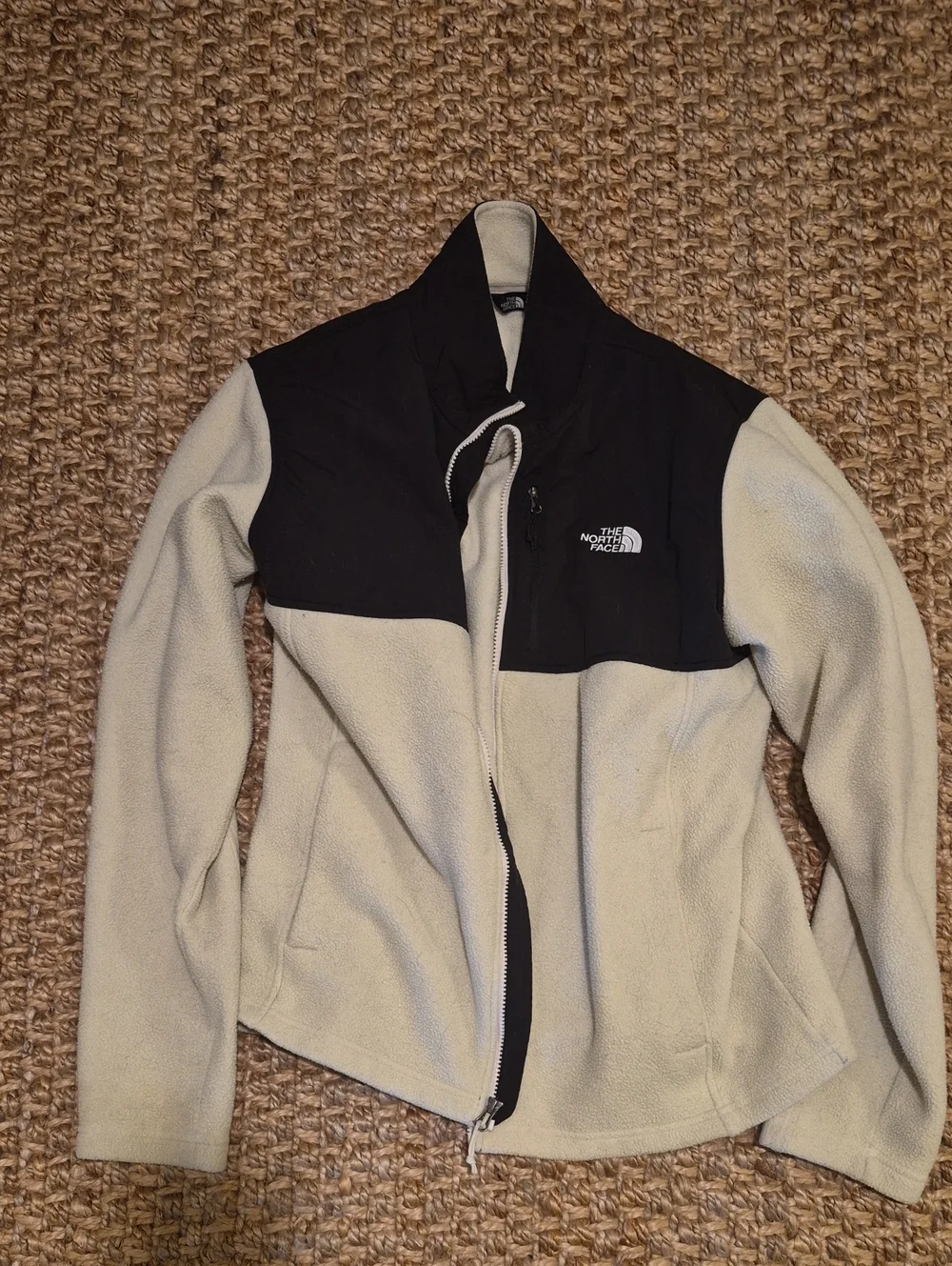 The North Face Men's Two-Tone Teddy Fleece Jacket in Cream and Black